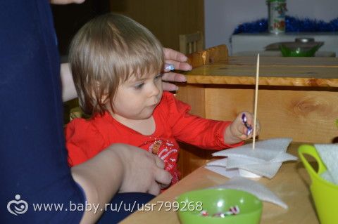 Продолжение нашего новогоднего отчёта. Наши первые ёлки (1г1мес). Часть 2.