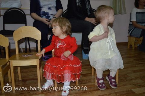 Продолжение нашего новогоднего отчёта. Наши первые ёлки (1г1мес). Часть 2.