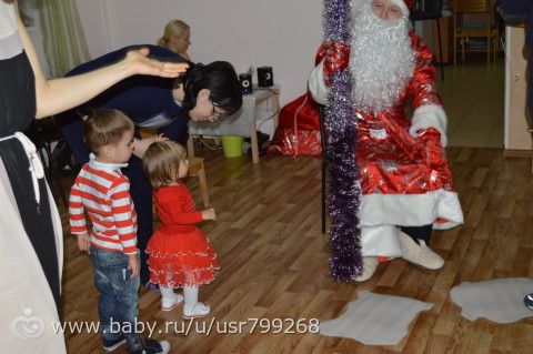 Продолжение нашего новогоднего отчёта. Наши первые ёлки (1г1мес). Часть 2.
