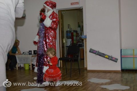 Продолжение нашего новогоднего отчёта. Наши первые ёлки (1г1мес). Часть 2.