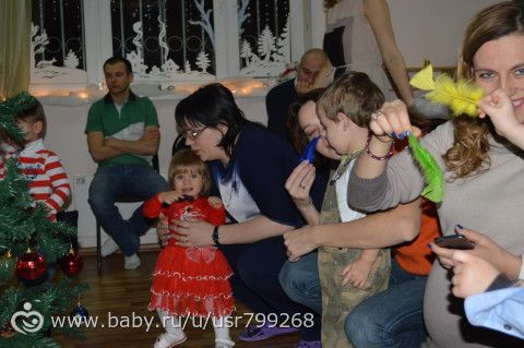 Продолжение нашего новогоднего отчёта. Наши первые ёлки (1г1мес). Часть 2.