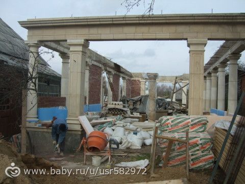 Началась весна - наша стройка сдвинулась с места.