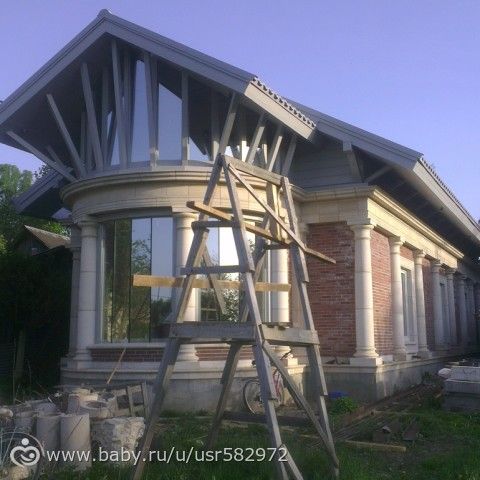 Началась весна - наша стройка сдвинулась с места.