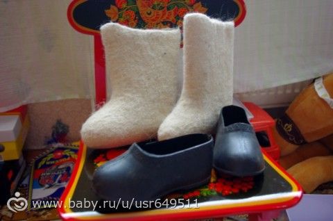 отдаю много обуви+ машинка-каталка.