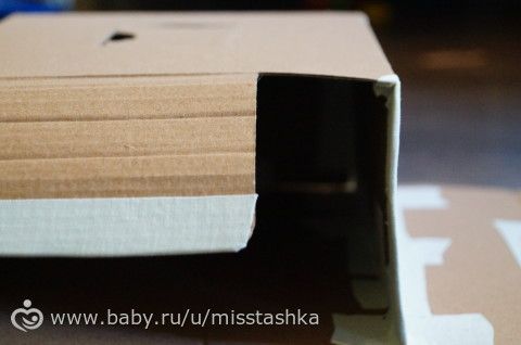 Гараж из коробки для игрушечной машинки