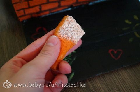 Гараж из коробки для игрушечной машинки