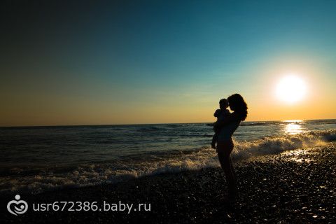 Фото мама с ребёнком на закате Фото мама с ребёнком на закате