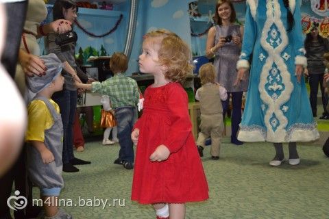 Мой пряничек на первой елке!!!