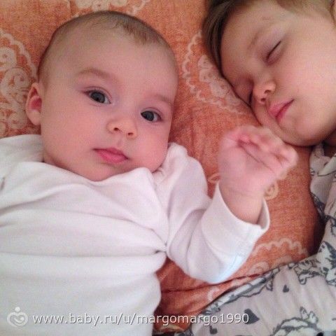 Дени- полгодика... Софи- 2,5 г. А мне скоро 25 ) Немного о нас. Точнее много)) фоточки