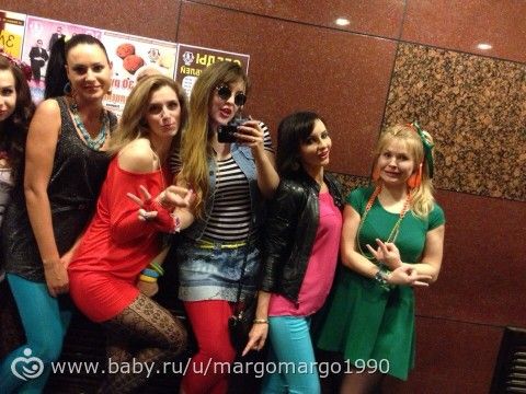 Дени- полгодика... Софи- 2,5 г. А мне скоро 25 ) Немного о нас. Точнее много)) фоточки
