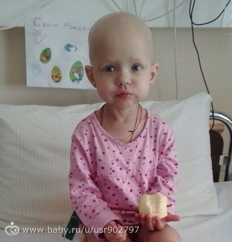 Малышка уже так устала, но очень хочет жить!