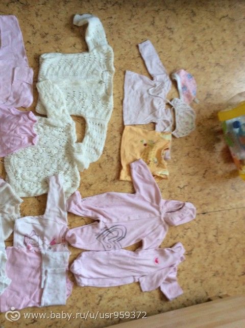 Отдам вещи на девочку с рождения для дома и зимний комбез