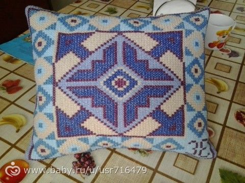 Моя новая подушечка, в подарок другу.