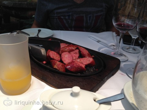 По ресторанам)